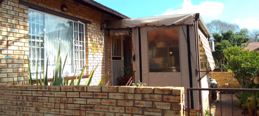 3 Bedroom Property for Sale in Safari Gardens North West